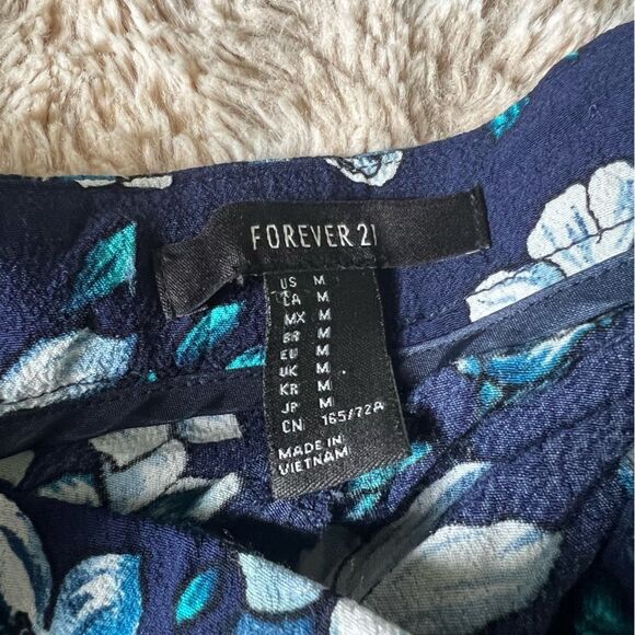 Forever 21 Floral Shorts - Picture 3 of 5